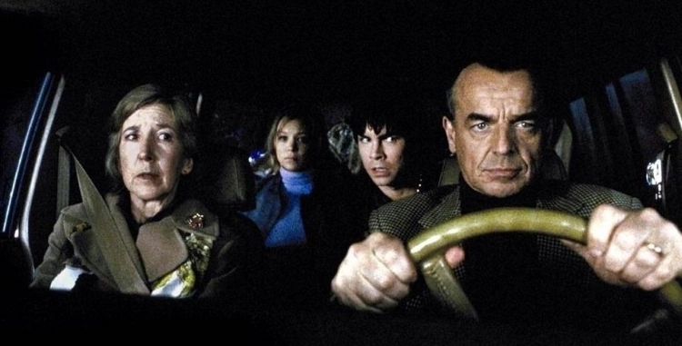 Dead-end-2003-001-driving-car-1