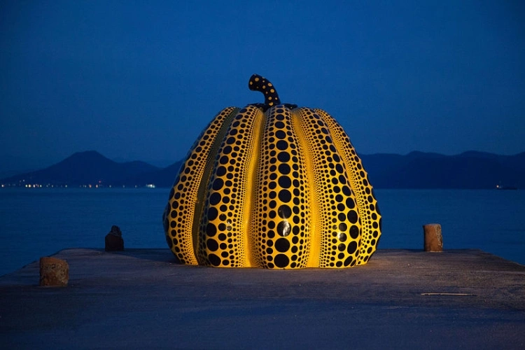 Yayoi-Kusama-Pumpkin