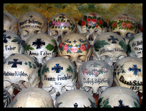 Beinhaus-in-hallstatt-austria